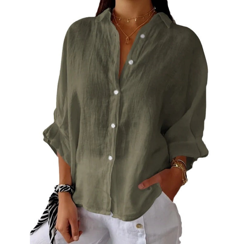 Modische Sommerbluse mit elegantem Rückendetail. Lockere Damenbluse im Oversize-Look für Casual Chic.