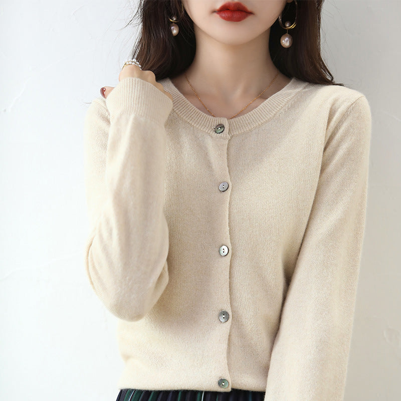 Damen Cardigan mit Knopfverschluss, elegant und komfortabel, perfekt für Freizeit und Alltag.