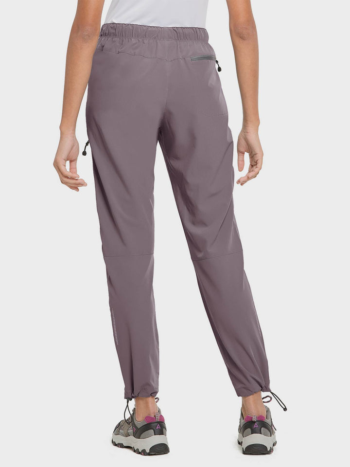 Komfortable Damen Wanderhose, perfekt für Reisen, mit Reißverschlusstaschen.