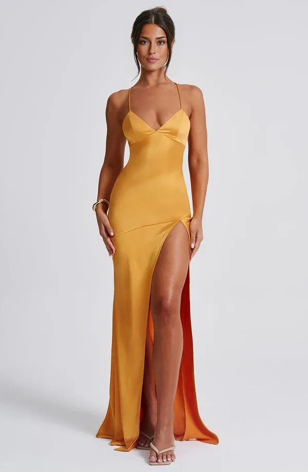 Damen Abendkleid mit V-Ausschnitt und seitlichem Schlitz, perfekt für Galas und festliche Anlässe.