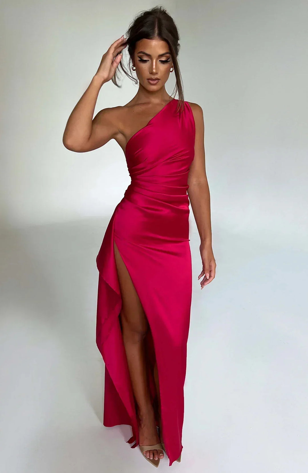 Festliches Partykleid für Frauen, One-Shoulder Design, Maxikleid ideal für Abendveranstaltungen.