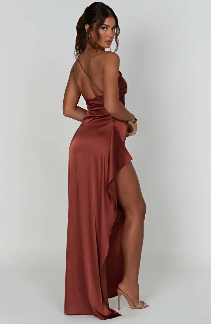 Elegantes Maxikleid One-Shoulder für festliche Anlässe, lange Damenmode.