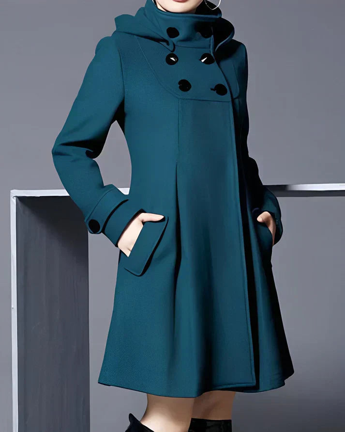 Warmer Damen Wintermantel mit Kapuze und Taschen, doppelreihig. Stilvolle A-Linien Oberbekleidung für kalte Tage.
