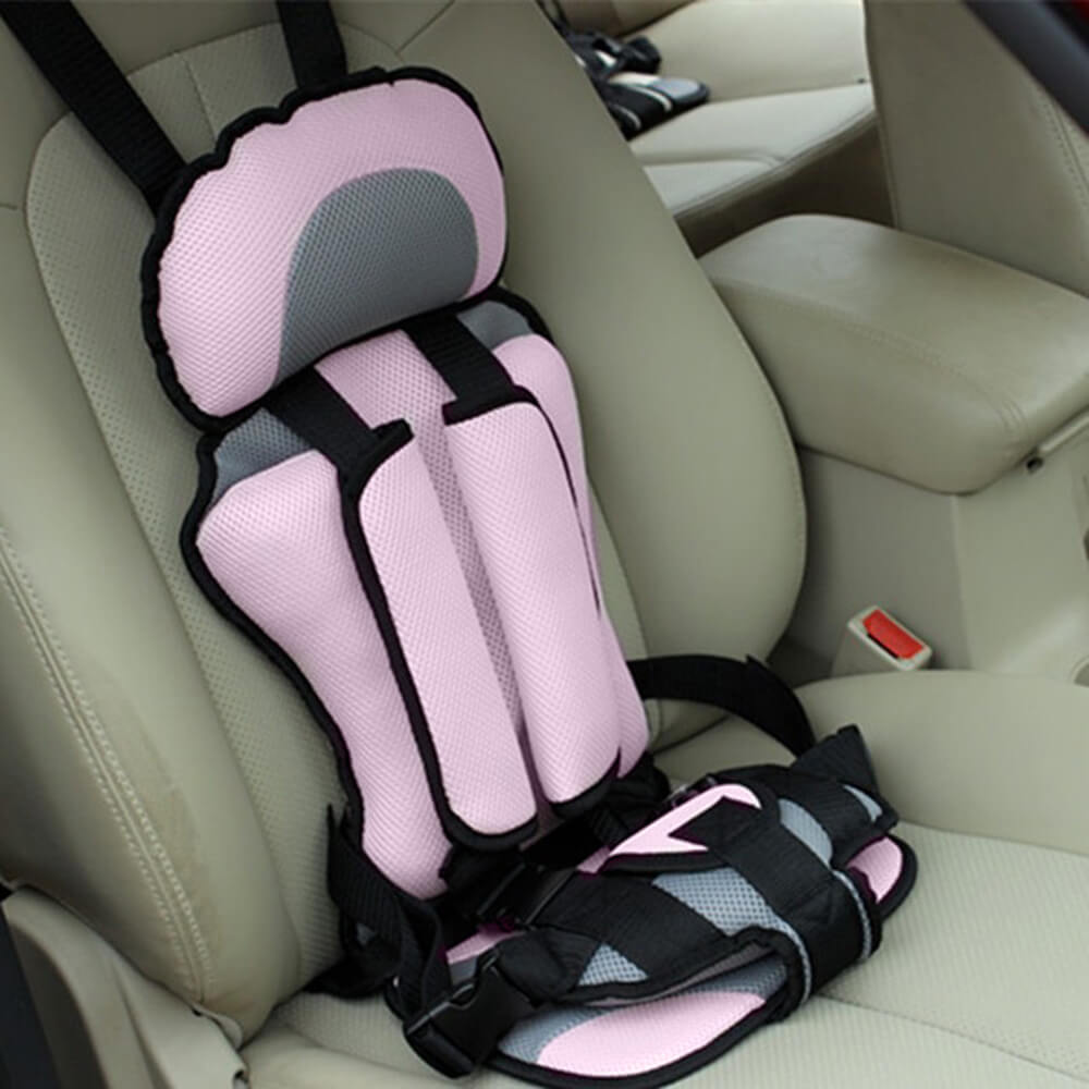 Kind sicher im SafeRider Pro Autositz: Bequeme Polsterung & Schutz für Babys & Kinder 0-12 Jahre.