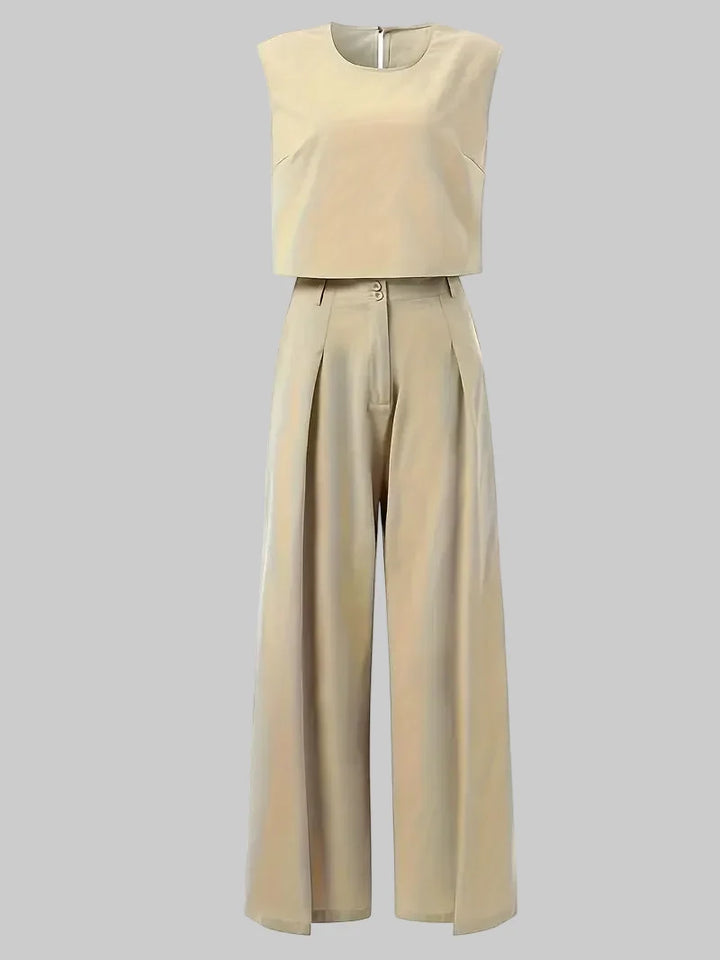 Komfortables Damen Sommer Set: Leinen Bluse & Hose in lockerem Schnitt, ideal für entspannte Tage oder den Strandurlaub.