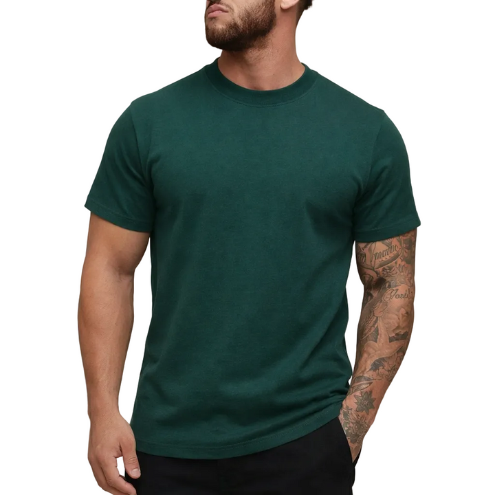 Modernes Slim Fit Herren T-Shirt. Rundhals, Kurzarm. Perfektes Basic Oberteil für stilvolle Freizeitoutfits.
