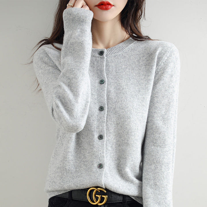 Komfortabler Damen Strickcardigan mit Knopfleiste, ideal für den lässigen Büro-Look.