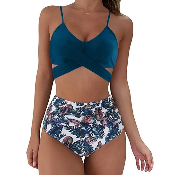 Figurformender Damen High Waist Bikini, betont die Taille, ideal für einen stylischen Auftritt am Strand.
