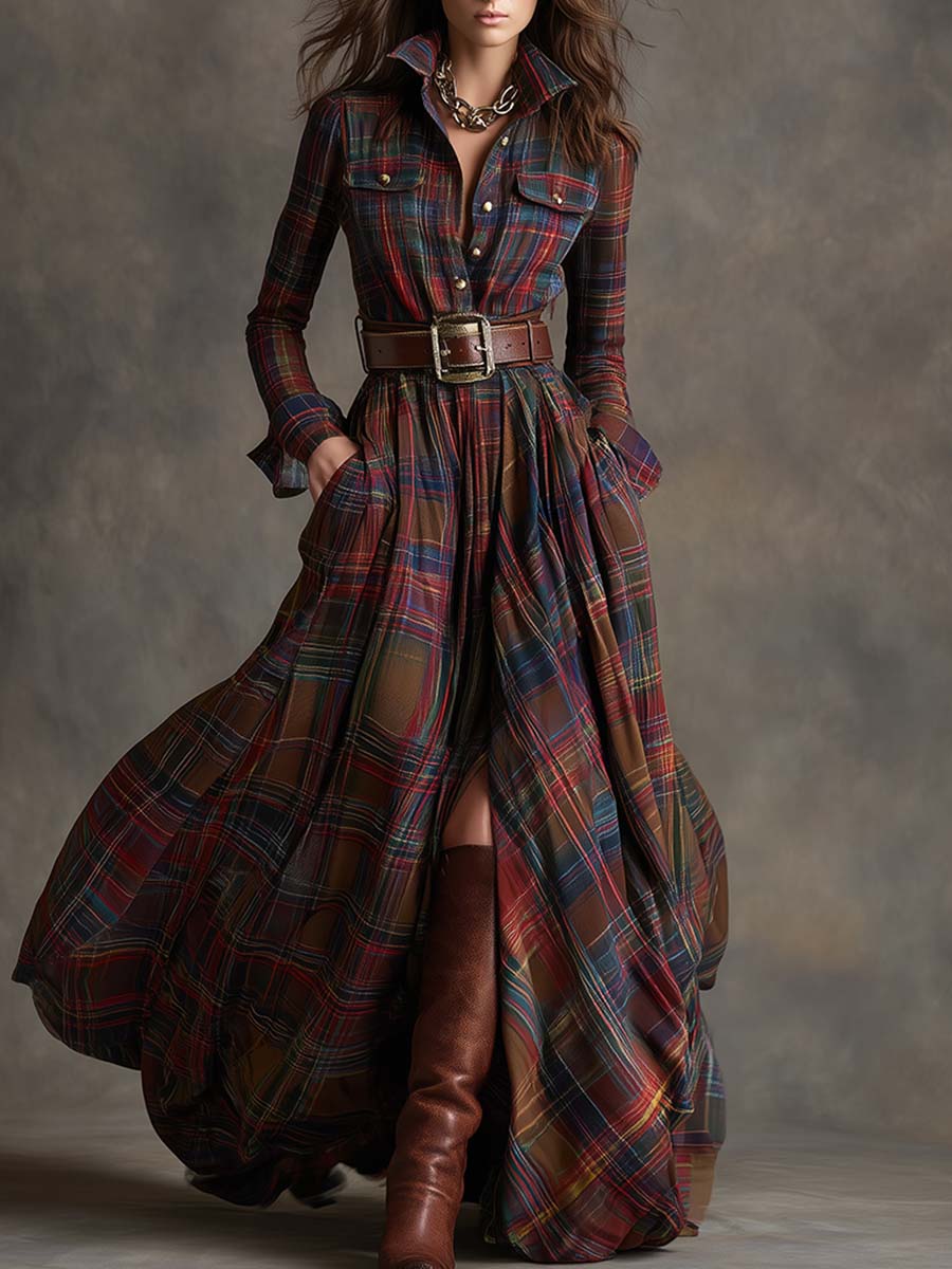 Frau trägt elegantes Damen Gürtel-Maxi-Kleid mit Karomuster für einen modischen Auftritt.