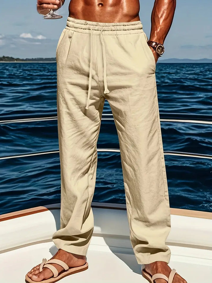 Vielseitige Herren Sommerhose, grün, locker & bequem. Für Freizeit, Strand & Urlaub.