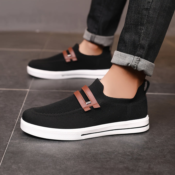Herren Slip-On Sneaker, atmungsaktiv, modernes Design, ideal für lässige Outfits.