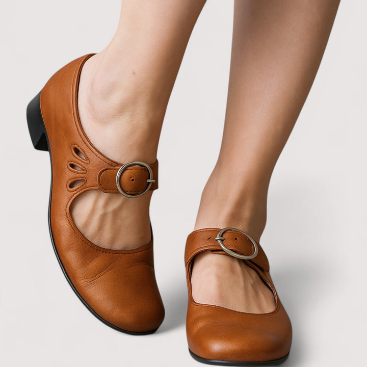 Alltags Damenschuhe: bequeme Keilabsatz Sandalen, ergonomisch geformt und rutschfest für besten Halt.