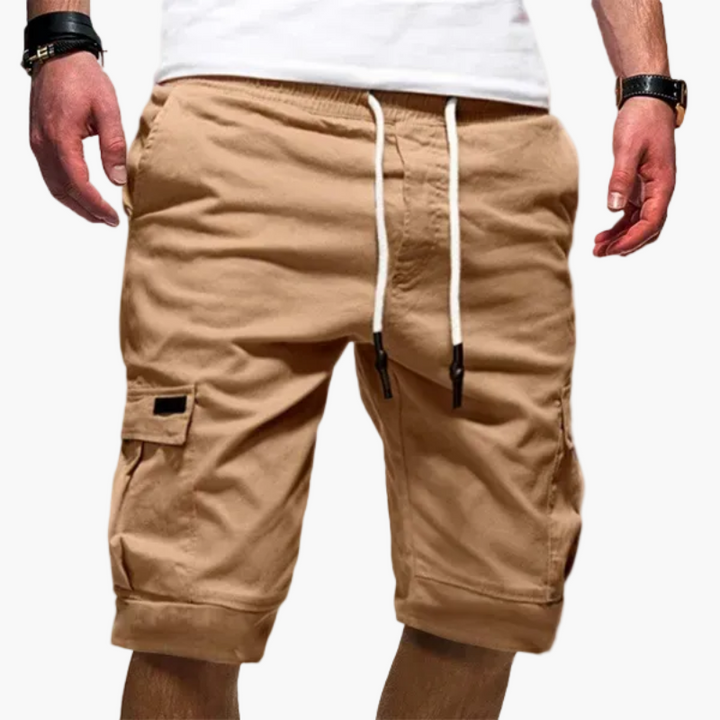 Schwarze Herren Cargo Shorts für den Sommer. Vielseitige Bermudas mit Tunnelzug, Taschen, perfekt für Freizeit & Outdoor.