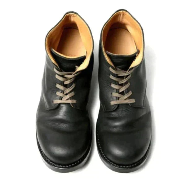 Elegante Herren Schnürstiefel: Klassische Retro-Stiefel in Braun, ideal für den stilbewussten Mann.