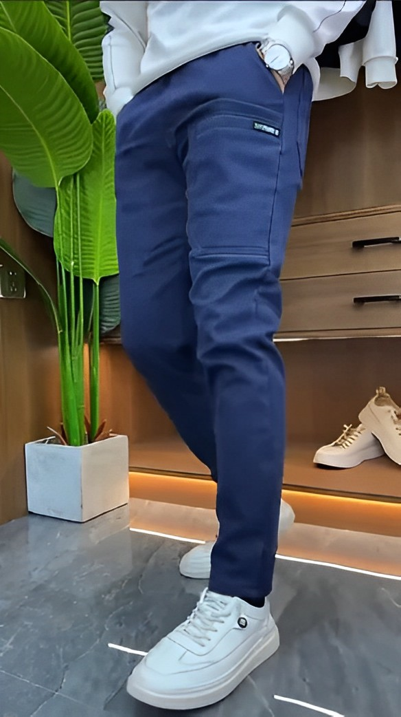 Stylische Herren Cargohose für den modernen Mann; vielseitige Freizeithose für Alltag und Outdoor.