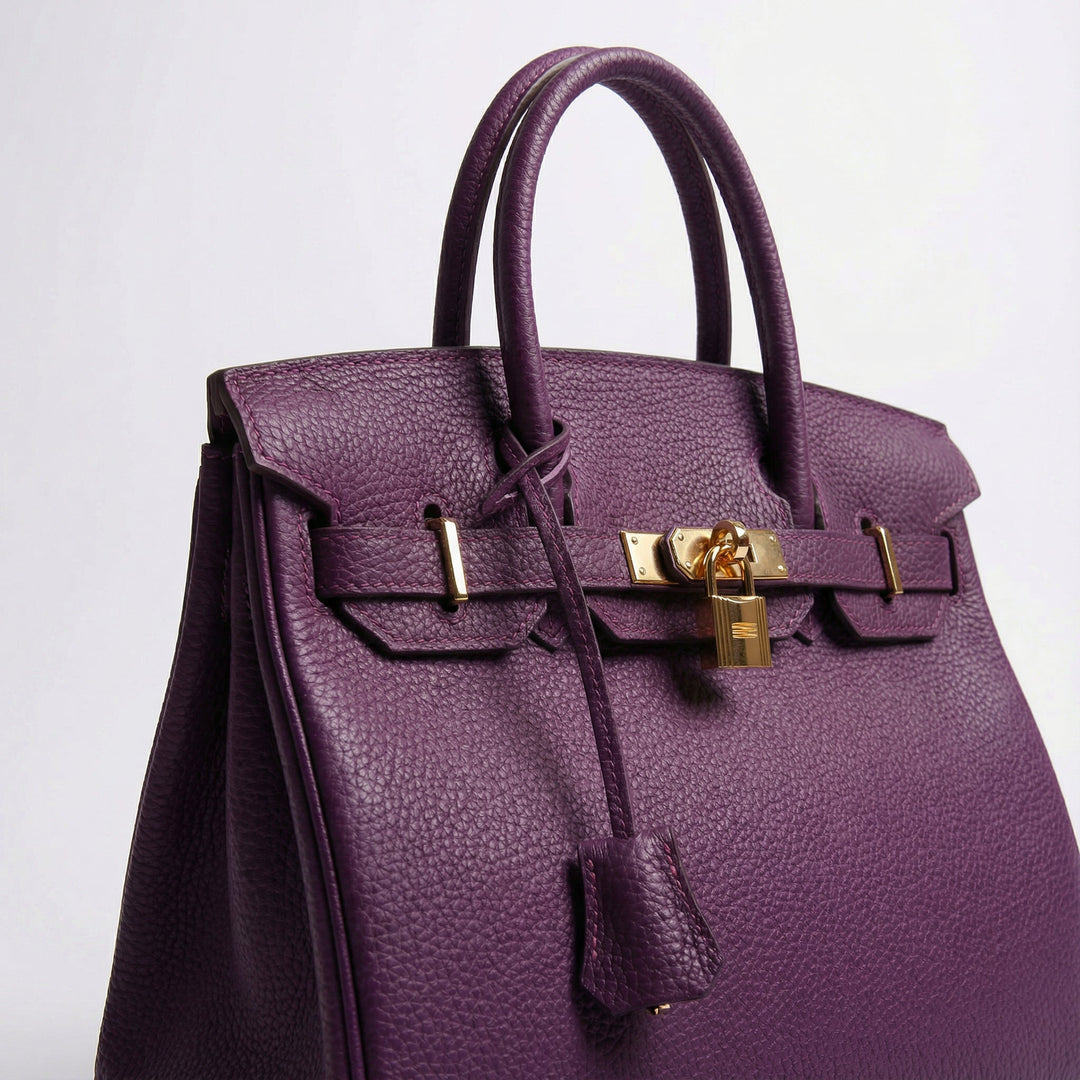 Barbie-rosa Leder Shopper, geräumige und stilvolle Umhängetasche für Damen.