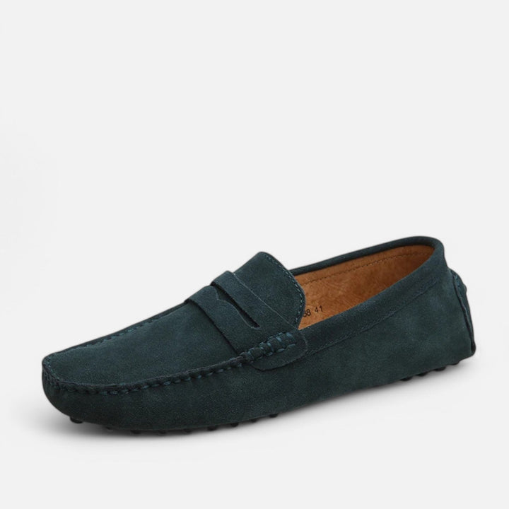 Einfache Slip-on Mokassins für Herren, hellbraun, ideal als unkomplizierte Alltagsschuhe.