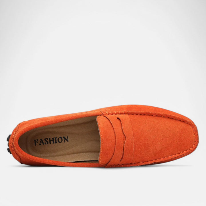 Elegante Herrenschuhe: Dunkelbraune Mokassins, stilvoll & zeitlos, perfekt für lässige Eleganz.