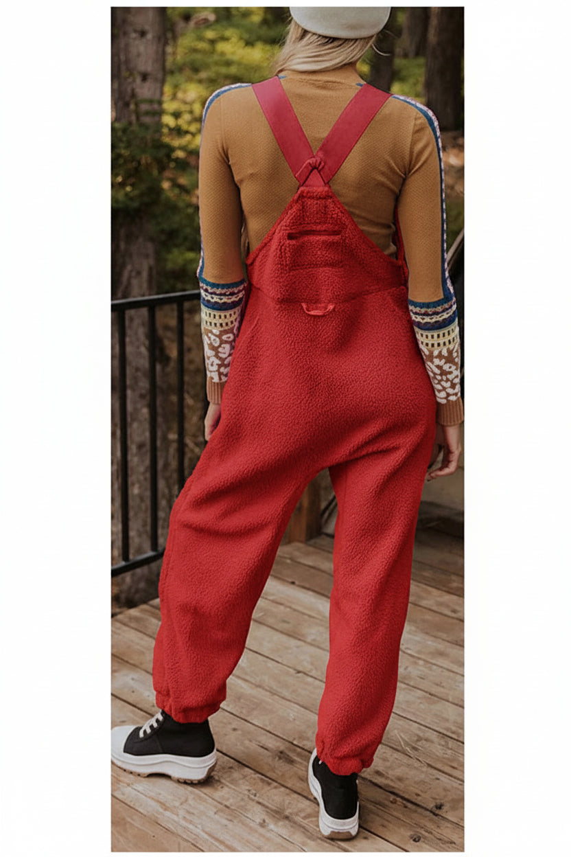 Damen Fleece Loungewear Overall, warm und stylisch mit Reißverschlüssen.