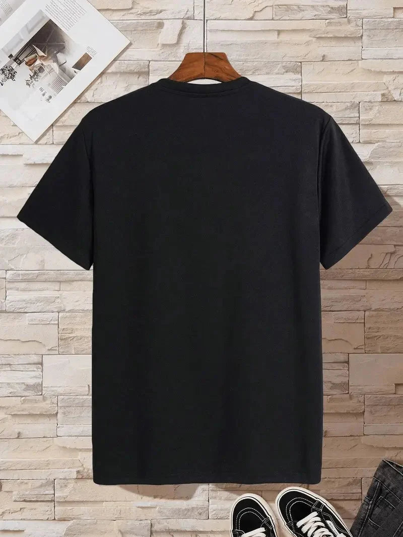 Slim Fit Kurzarmshirt in Weiß für Herren, betont die Figur, ideal als Basic.