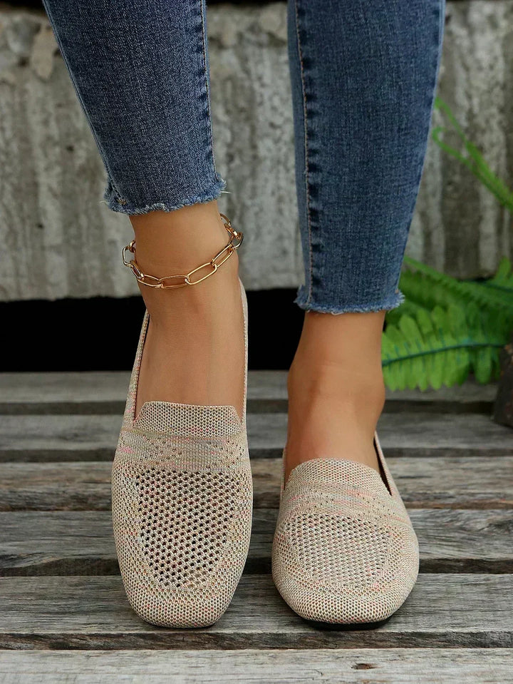 Moderne orthopädische Slip-on Damenschuhe, leicht & komfortabel, für aktiven Lebensstil.