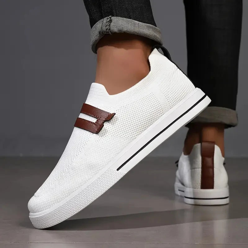 Robuster Herren Slip-On Sneaker, leicht, atmungsaktiv für lange Tragezeiten.