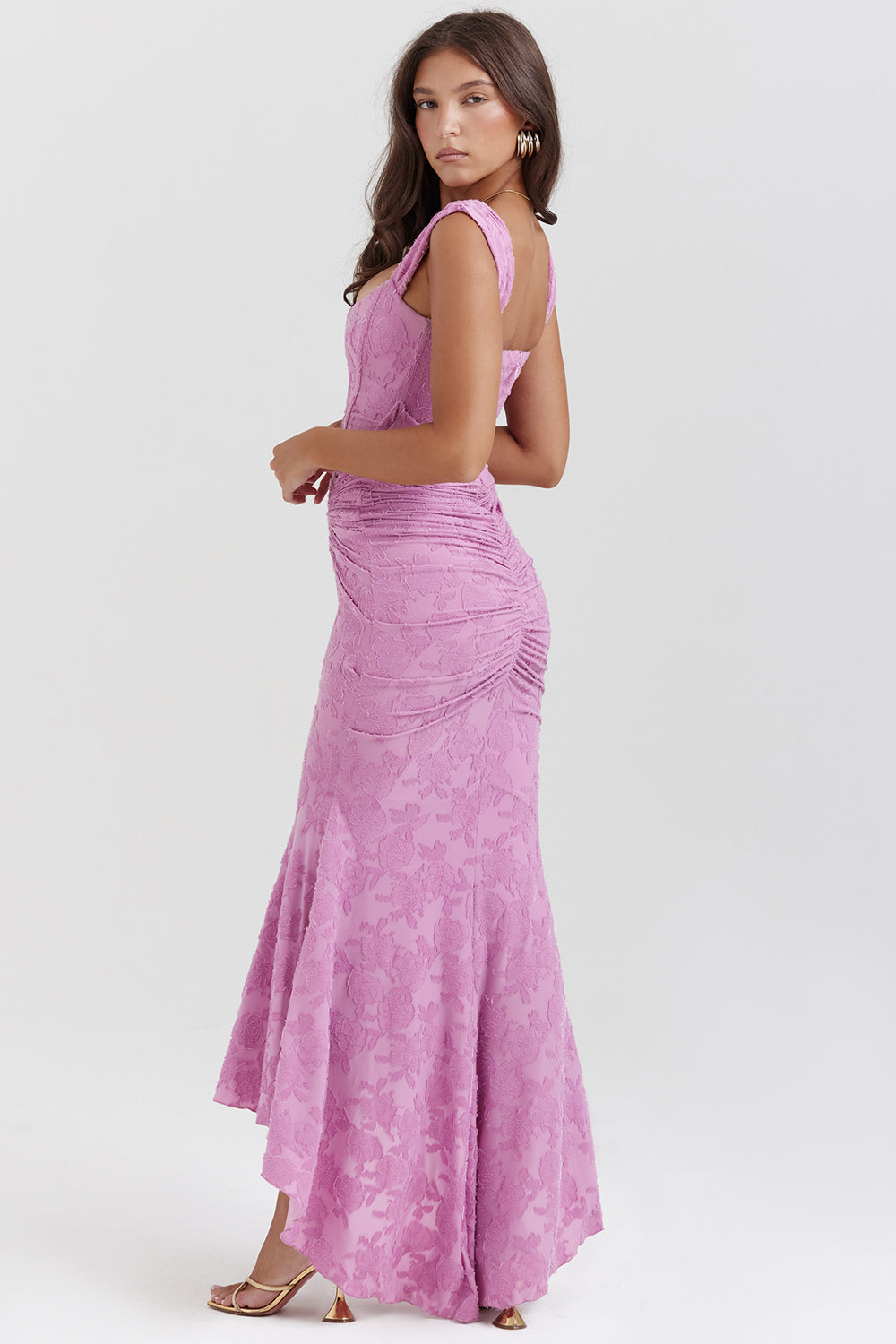 Festliches Damen Maxikleid mit Blumenmuster, gerafft, ein schickes Hochzeitsgastkleid.