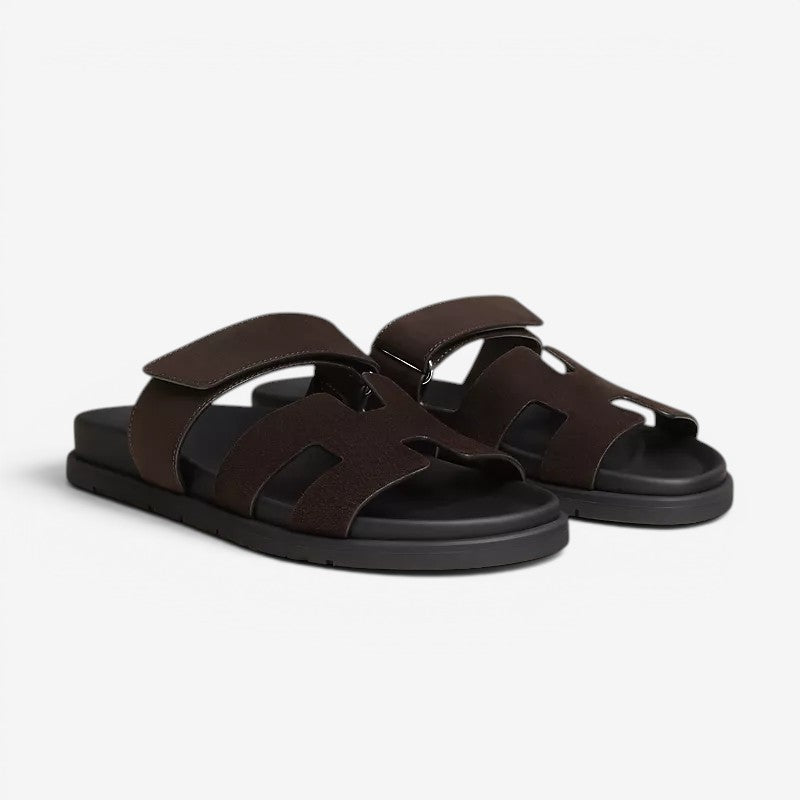 Damen Riemensandalen mit offener Zehe, flaches Design, ideal für warme Tage.