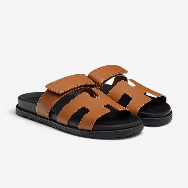 Vielseitige Damen Sandalen mit Riemen, flache Sohle, für jeden Sommeranlass.