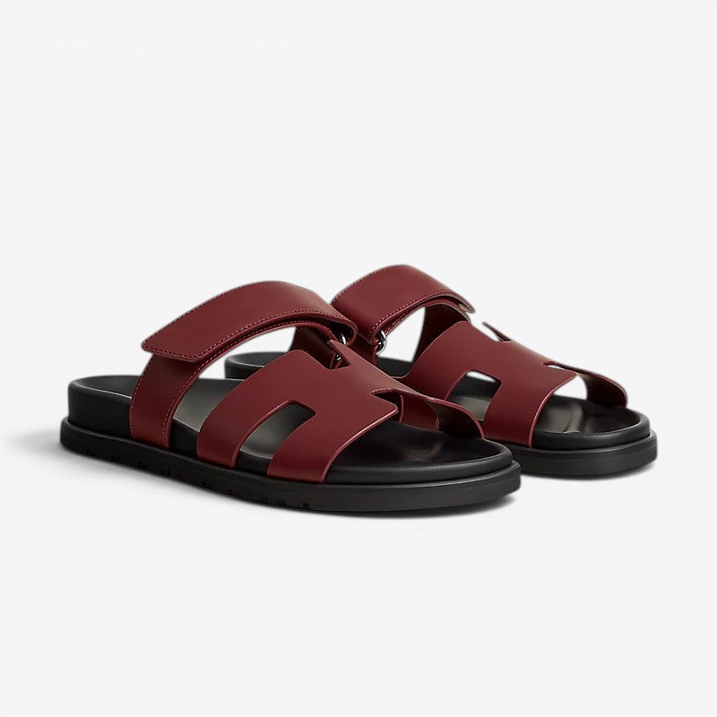 Elegante Damen Freizeitsandalen mit schmalen Riemen, flach & komfortabel.