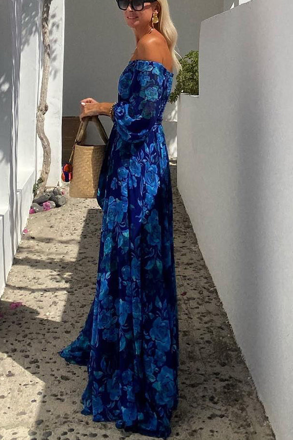 Festliches blaues Damenkleid mit Off-Shoulder Schnitt und Blumenmuster, ein luftiges Maxikleid für Hochzeiten & Sommerpartys.