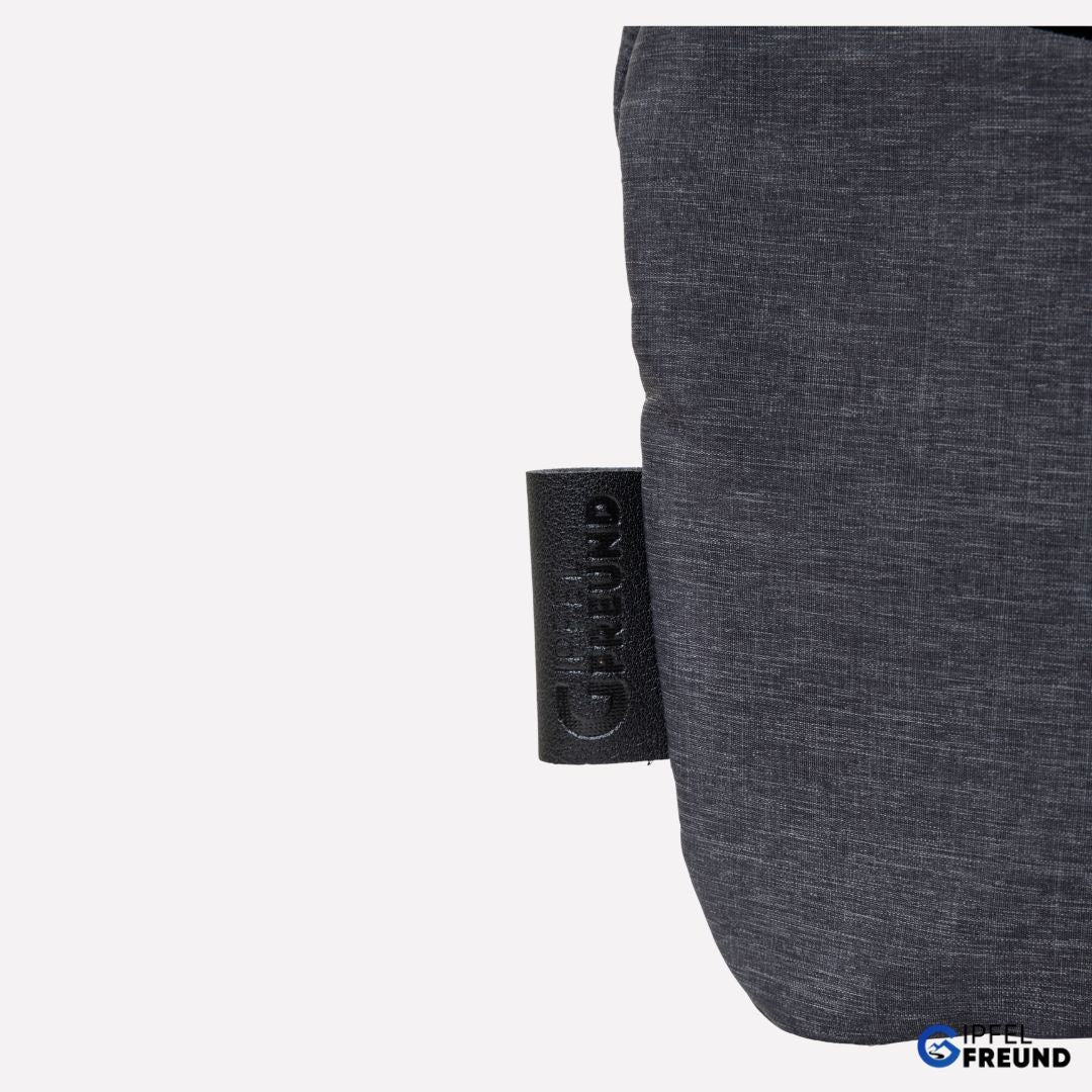 Robuste Anti-Diebstahl Schultertasche für Damen in Beige. Schutz vor Datendiebstahl (RFID).