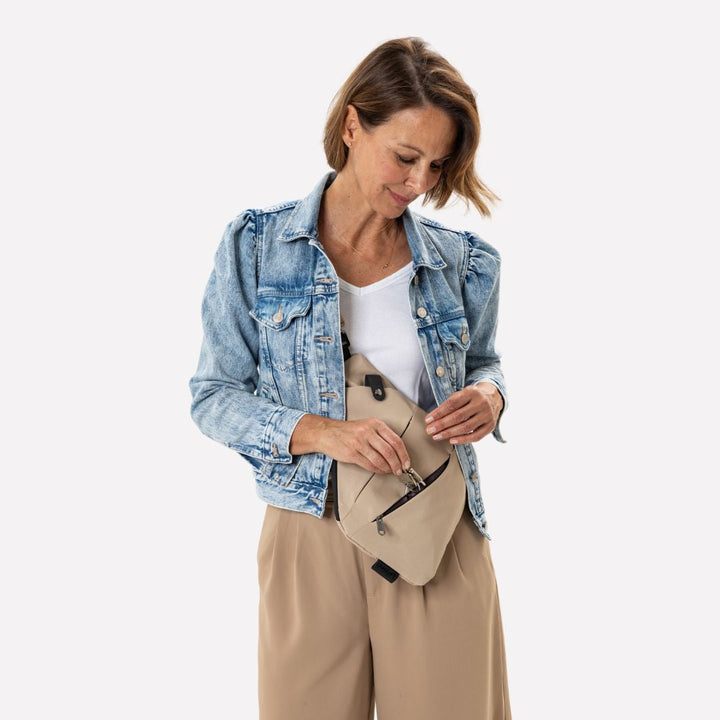 Graue Anti-Diebstahl Reißverschluss Tasche für Frauen. Sicherer Begleiter für den Alltag & Reisen.