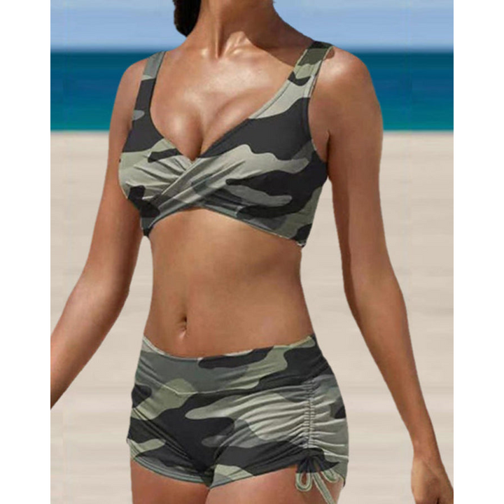 Damen Bikini Set mit schmeichelndem Überkreuz-Oberteil und modischer Raffhose für Strand & Pool.
