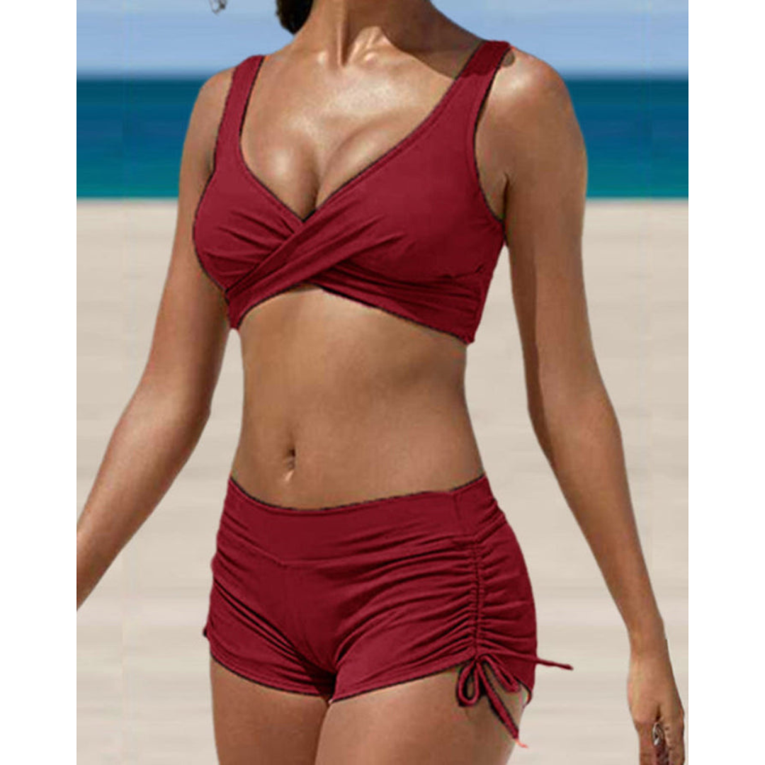 Modisches Damen Bikini Set, ideal für den Pool, mit Überkreuz-Oberteil und eleganter Raffhose.