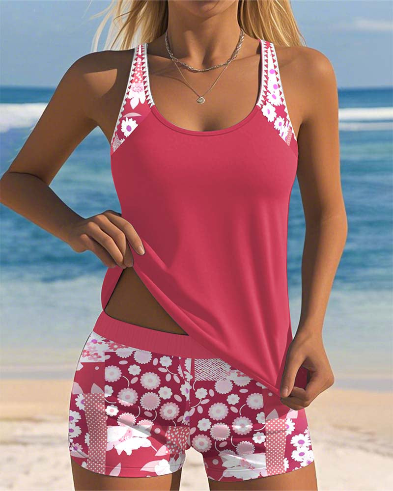 Modernes Damen Blumen Tankini Set. Schnelltrocknende Bademode, ideal als Sommer Outfit für den Urlaub.