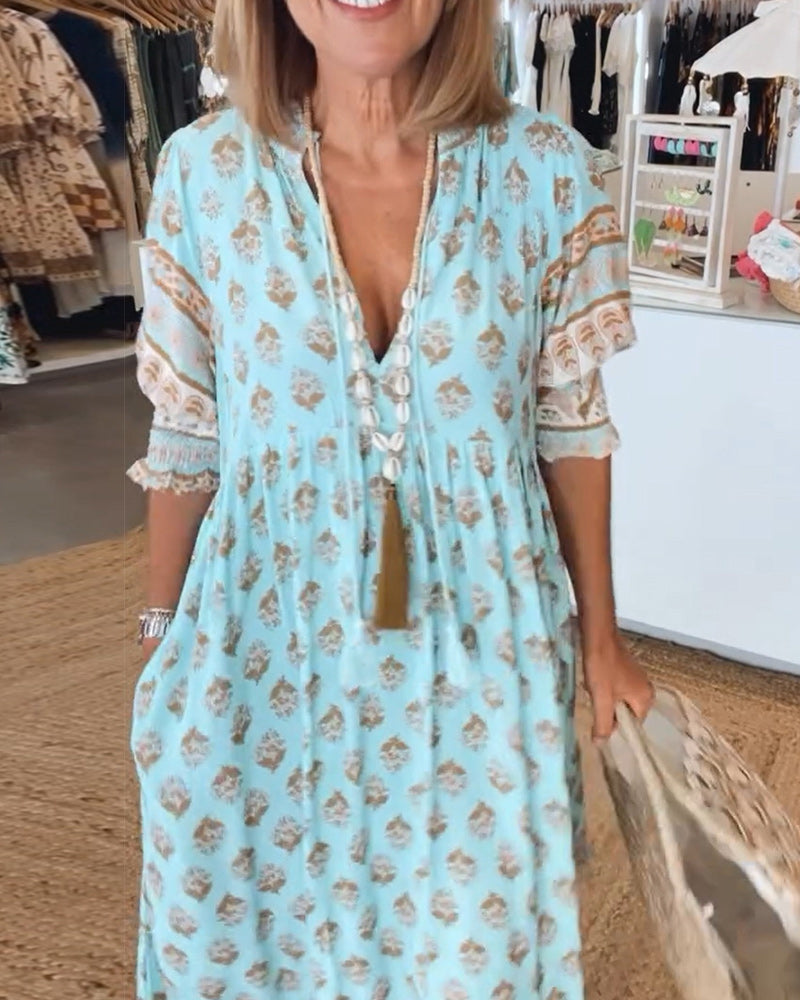 Damen Boho-Midikleid mit V-Ausschnitt, Medallion-Print. Luftiges Sommerkleid in A-Linie, ideal für Urlaub.