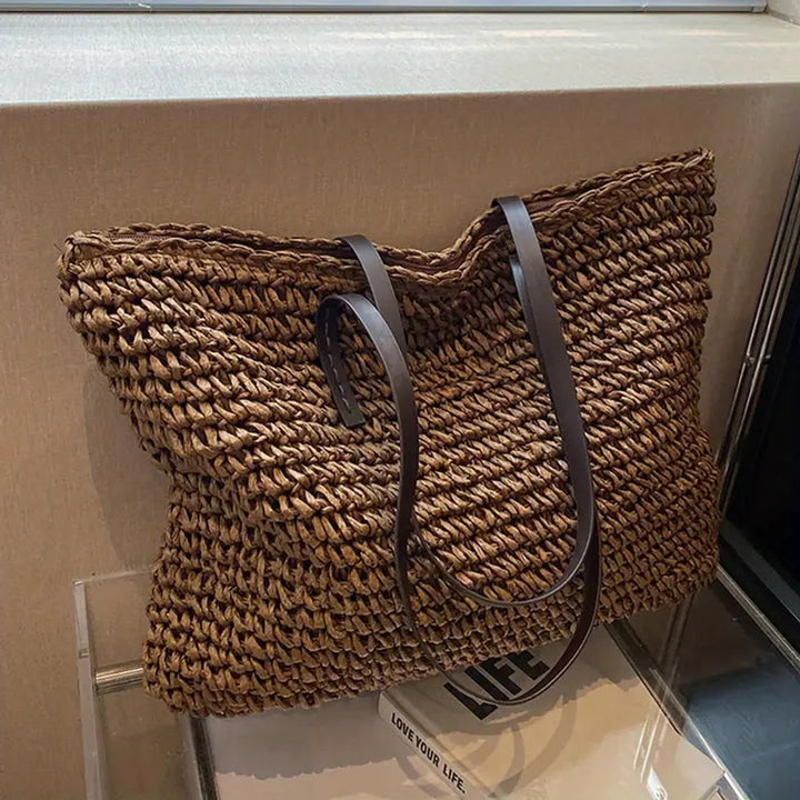 Damen Schultertasche, Boho-Raffia, geflochten. Trendiges Accessoire für den Sommer aus Naturmaterial.
