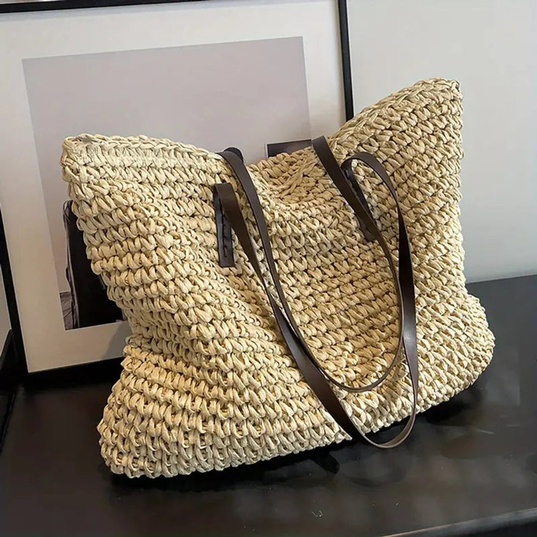 Authentische Raffiatasche für Damen im Boho-Look. Geflochtenes Naturmaterial, vielseitige Sommerttasche.