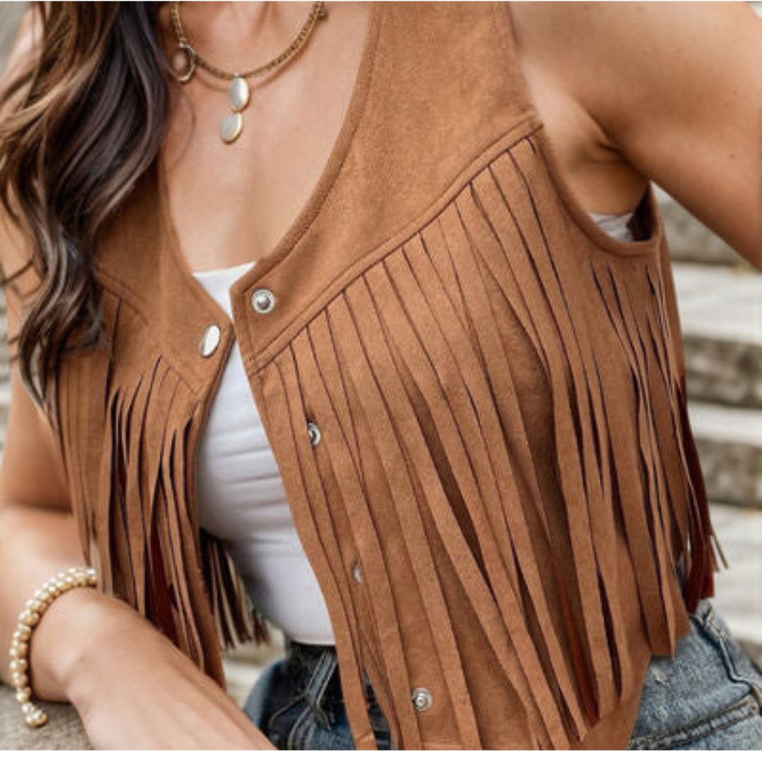 Stilvolle Damen Boho Fransenweste, ein Must-have für Ihren Lagenlook und jedes Festival Outfit.