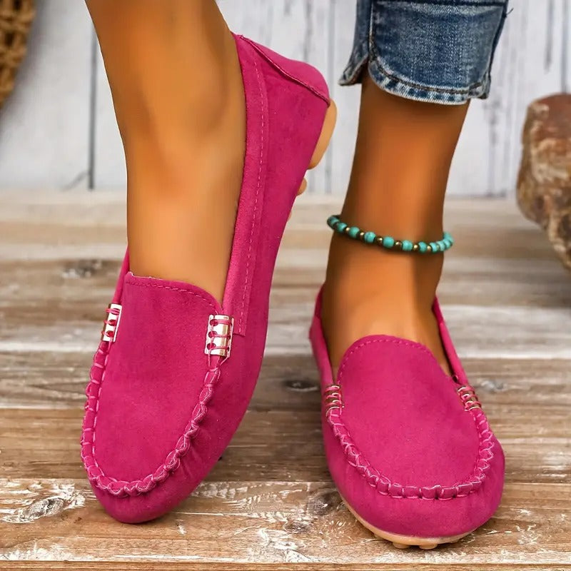 Bequeme Damen Easy-On Flachschuhe, ideal als Alltagsschuhe. Vielseitige Freizeitschuhe für Damen mit Komfort.