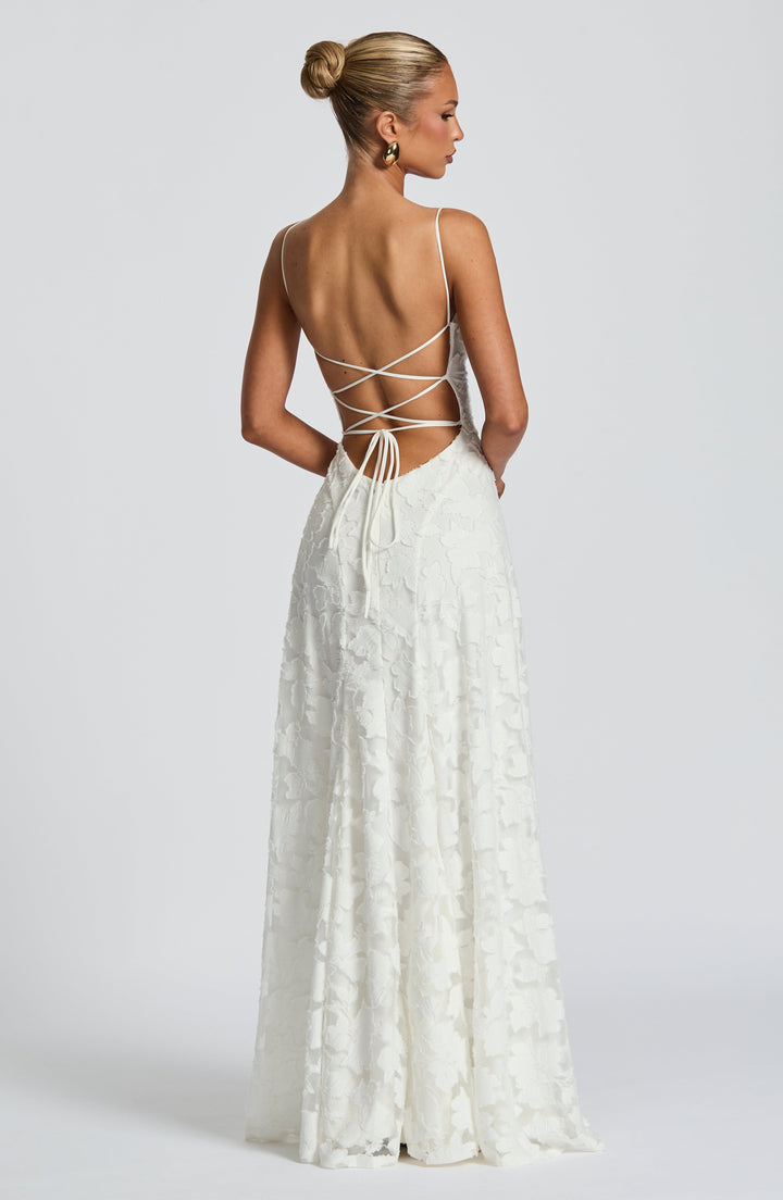 Damen Festkleid im A-Linien-Schnitt, lang & bestickt, ideal für besondere Abende.