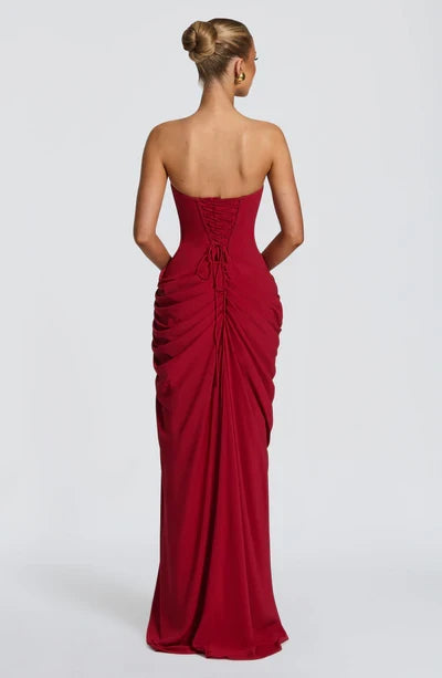 Zeitloses trägerloses Maxikleid mit Schnür-Korsett, ideal für Gala & festliche Events.
