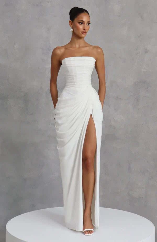 Stilvolles trägerloses Abend-Maxikleid, Korsett-Design, Rückenschnürung & figurbetont.