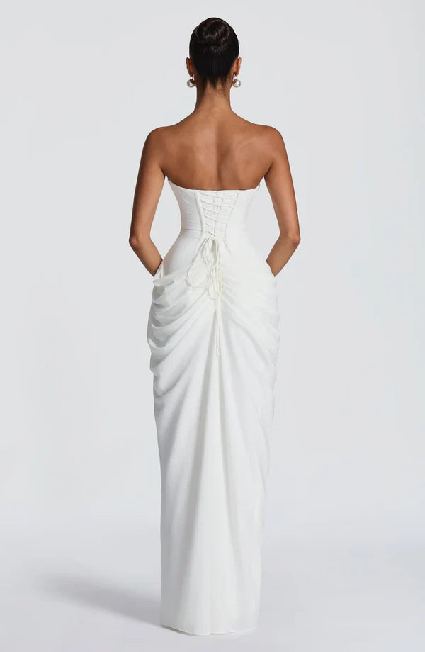 Schickes trägerloses Korsett Maxikleid mit Schnürung, ideal für besondere Gala-Anlässe.