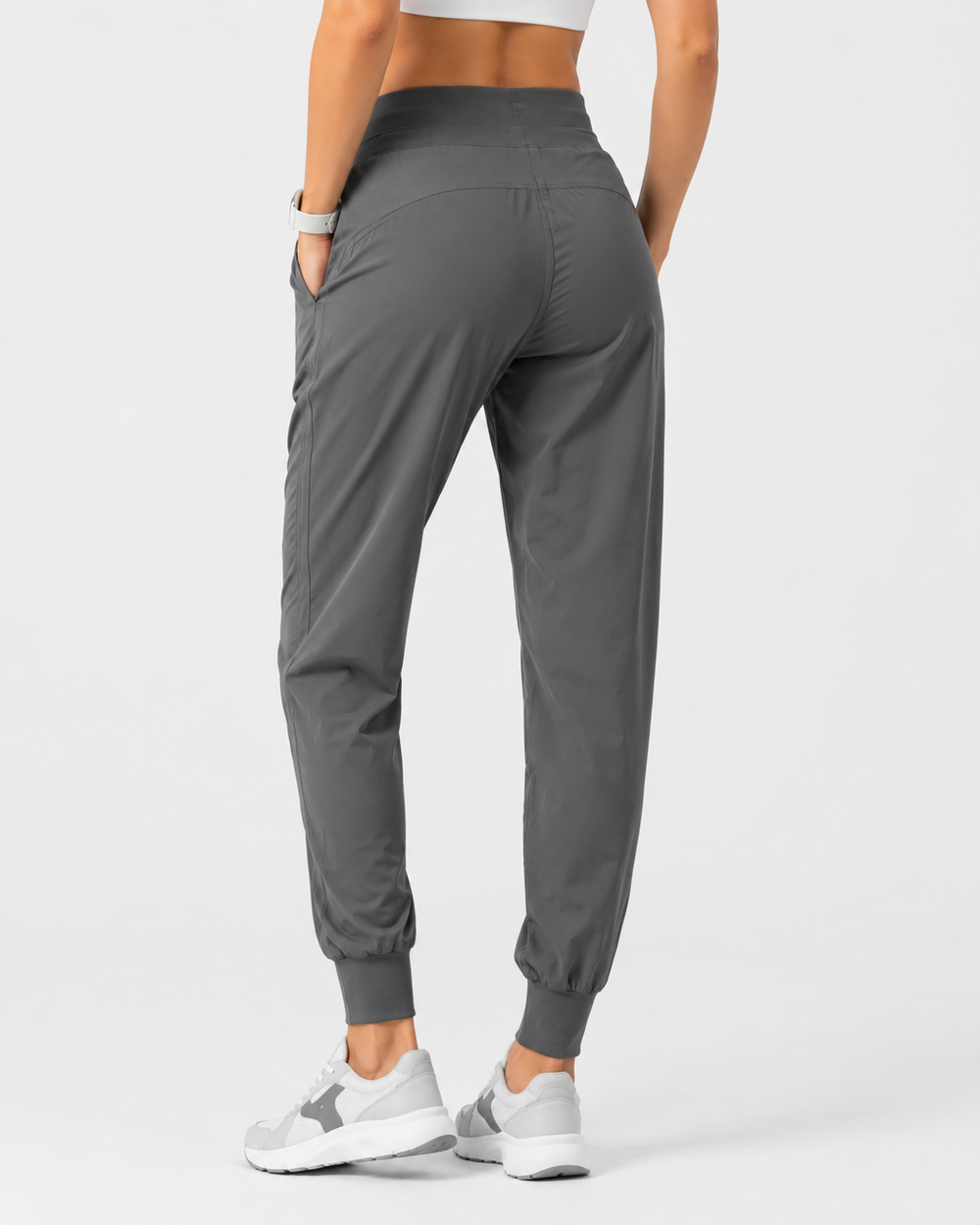 Bequeme Damen Sporthose, faltenfrei und schnelltrocknend, ideal für Training & Athleisure.