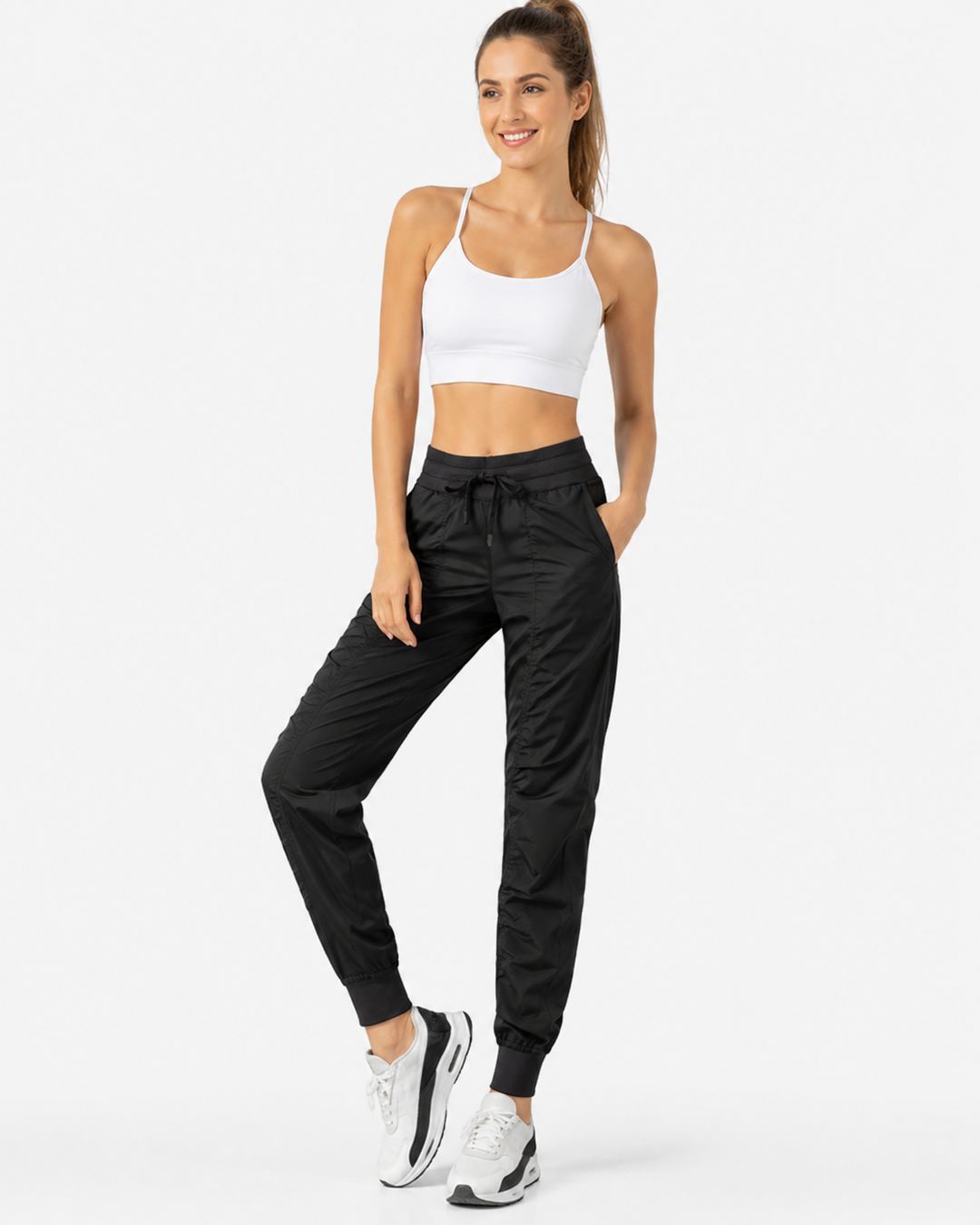 Schnelltrocknende Damen Sporthose, bequem und dehnbar, ideal für aktive Frauen im Alltag.