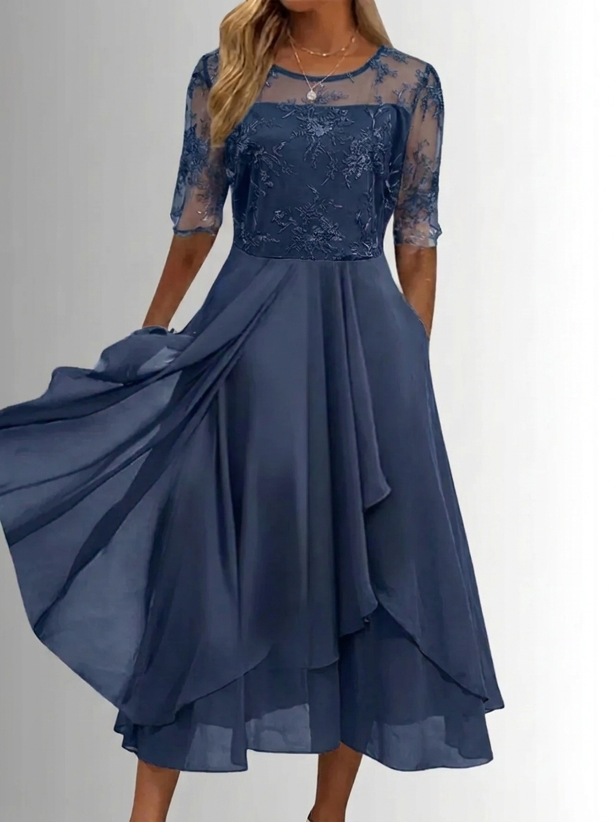 Schickes Damen Ballkleid mit Spitze, geeignet für Hochzeiten, Gala und elegante Abende.