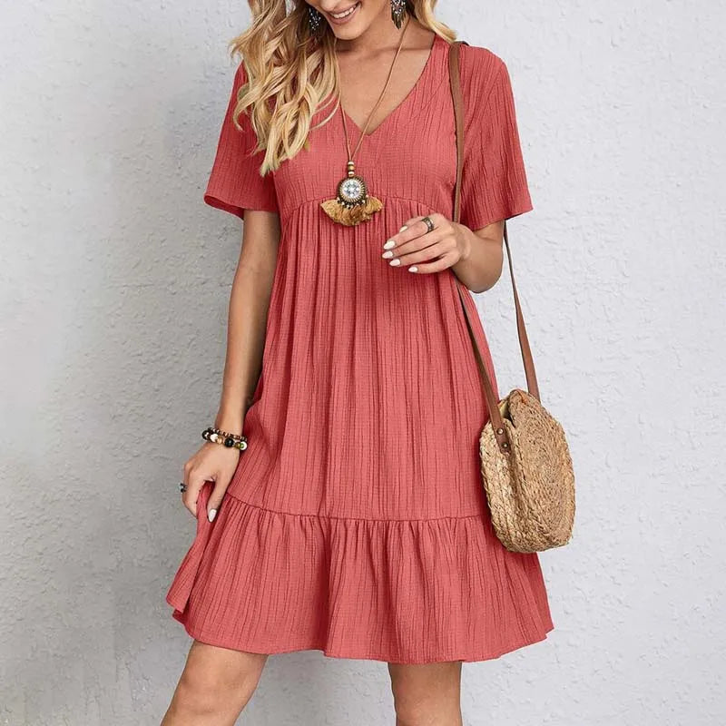 Fließendes, elegantes Damen Sommerkleid mit V-Ausschnitt; leicht & bequem für warme Tage.