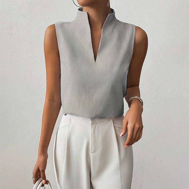 Elegante, gestreifte Damen Business-Bluse mit Stehkragen für einen professionellen Auftritt; ärmellos & vielseitig.